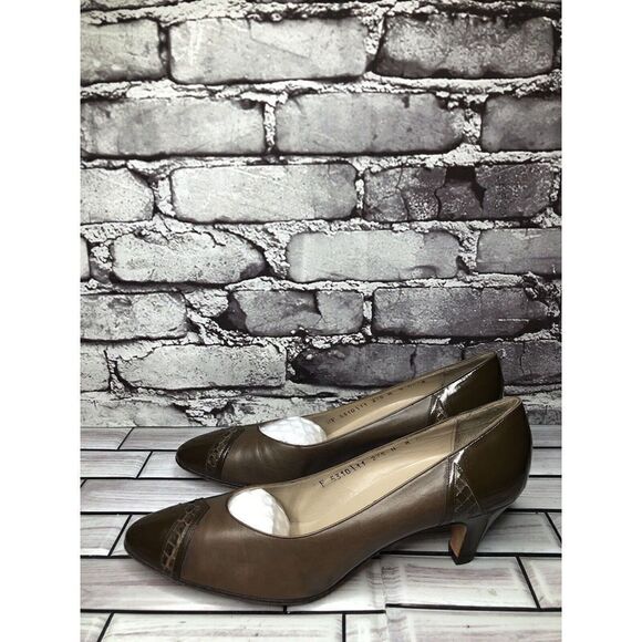 Salvatore Ferragamo Brown Leather Almond Toe Pump Heels Women Sz 8AAA US/38.5 - Picture 11 of 16